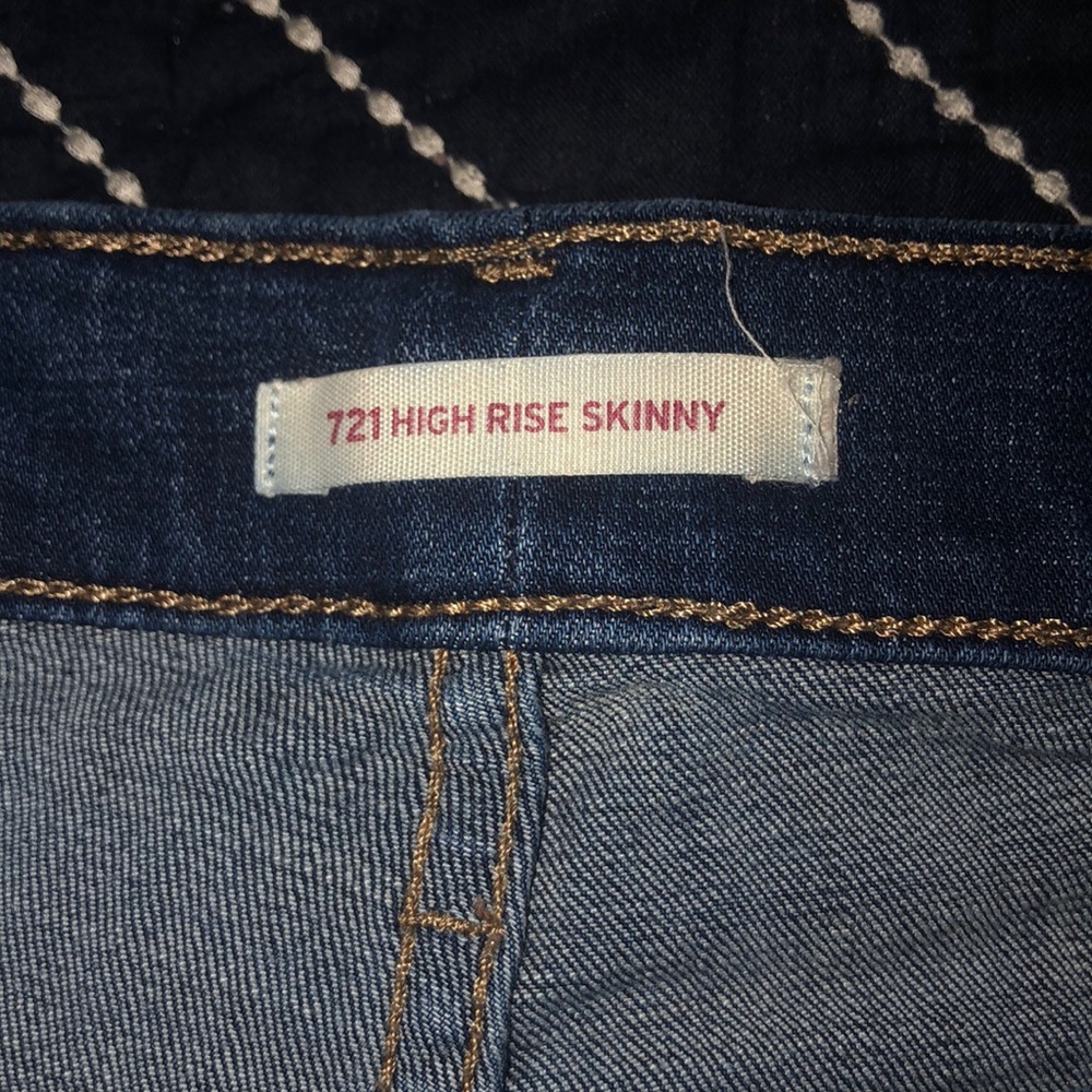 Levi’s size 24 style 721